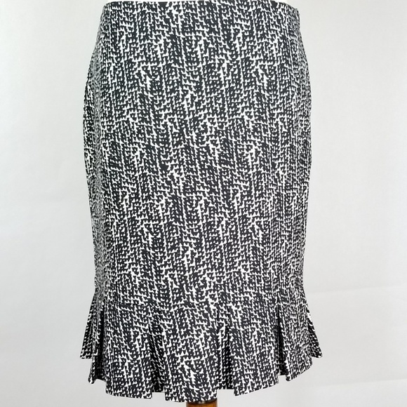 Ann Taylor Dresses & Skirts - Ann Taylor Skirt Ruffle Kick Pleat Skirt